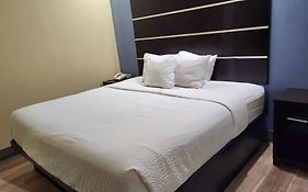 Days Inn & Suites Baton Rouge Airport 2*